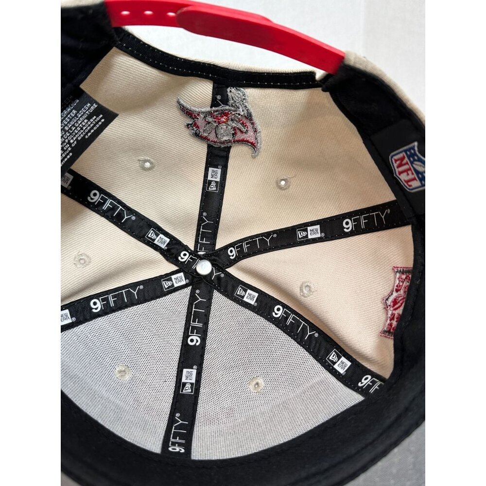 Tampa Bay Buccaneers New Era 9Fifty Snapback Hat Cap Cream and Red - Picture 8 of 16